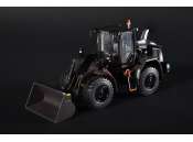 AT-Collections | Volvo Volvo | AT3200119 | 1/32 | Limited Black Edition Volvo L60H wheel loader with standard purpose bucket, on Michelin 20-5 R25 XHA2 tyres | 